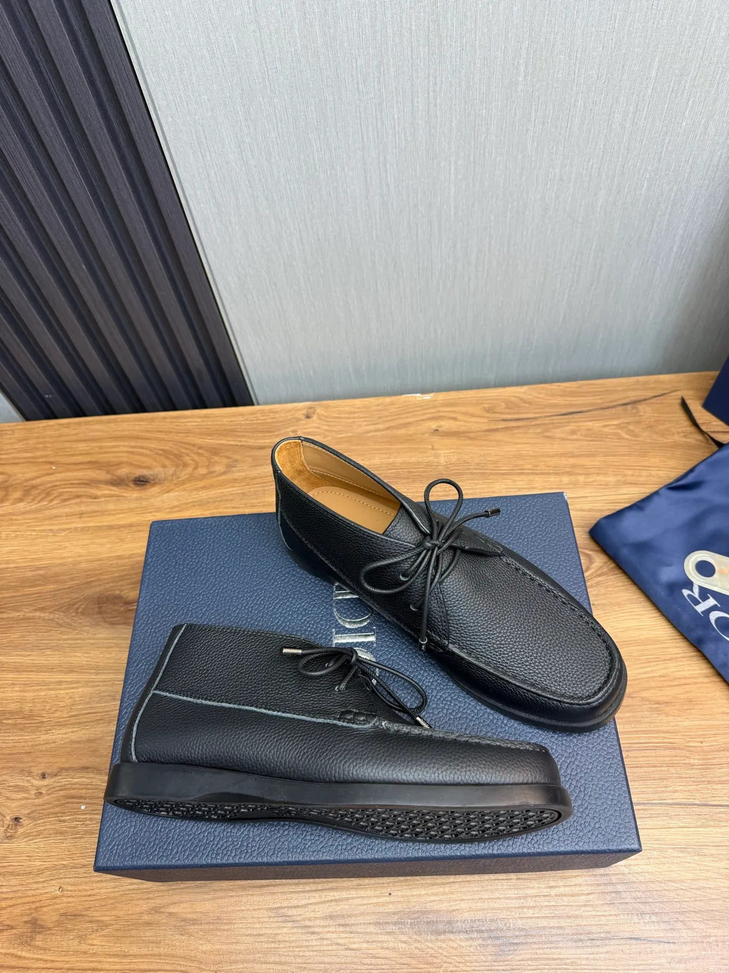 Factory price 620💰 [Dior] Men’s official website na hot sale🔥Imported cowhide + cowhide lining. Original rubber wear-resistant outsole. High quality shipment ⬆️Code number 38-44, (45 customized)